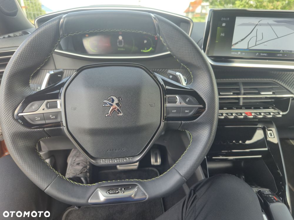 Peugeot 2008 PureTech 130 EAT8 GT Exclusive - 8