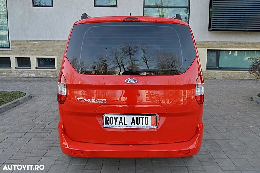Ford Tourneo Courier 1.5 TDCi Ambiente - 24
