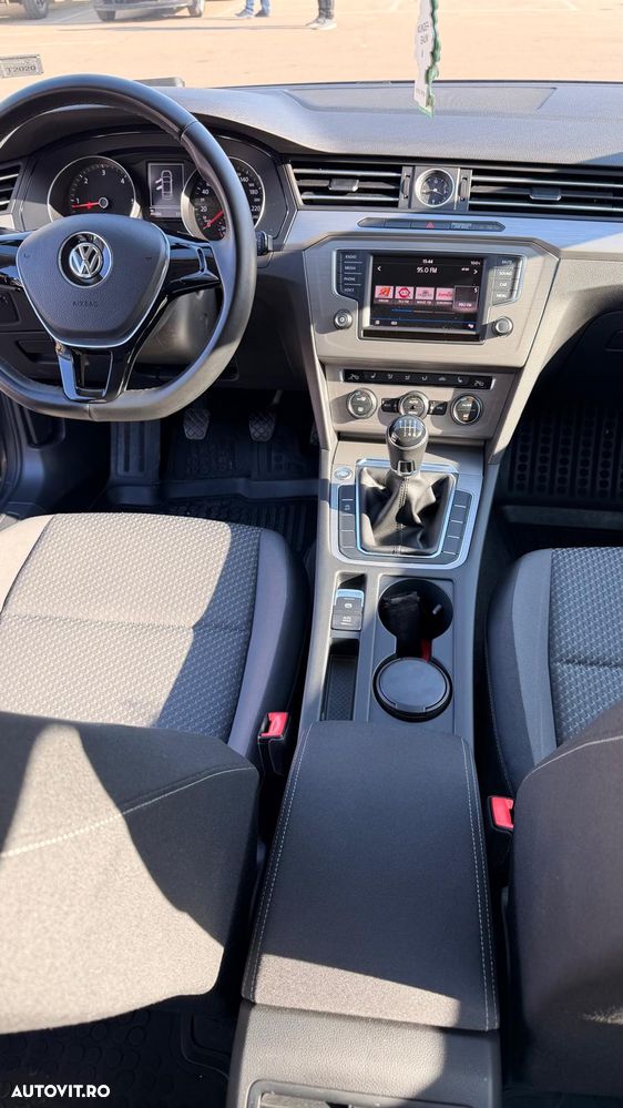 Volkswagen Passat 2.0 TDI Trendline - 6