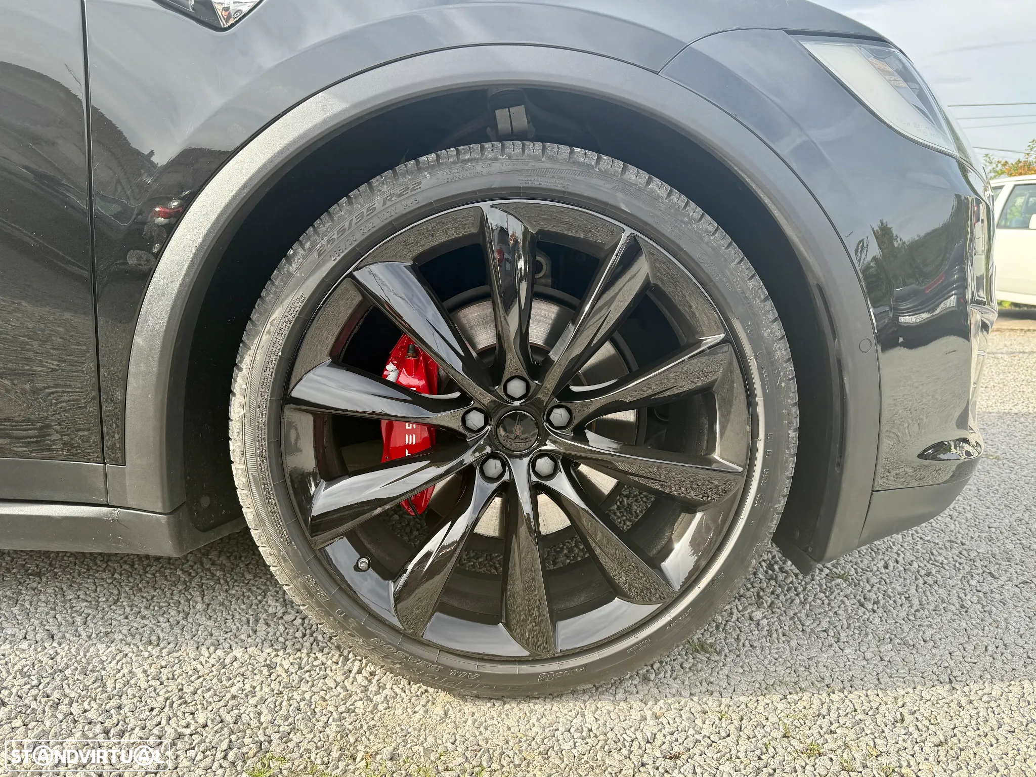 Tesla Model X - 5