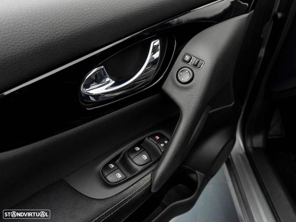 Nissan Qashqai 1.5 dCi N-Connecta - 16