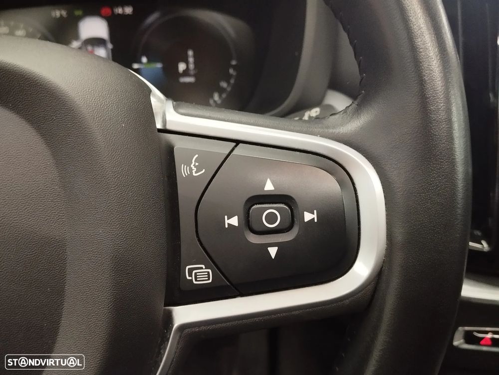 Volvo XC 60 2.0 T6 PHEV Inscription AWD - 26