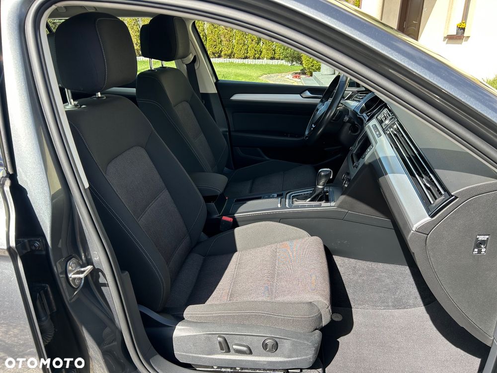 Volkswagen Passat Variant 2.0 TDI SCR DSG Comfortline - 20