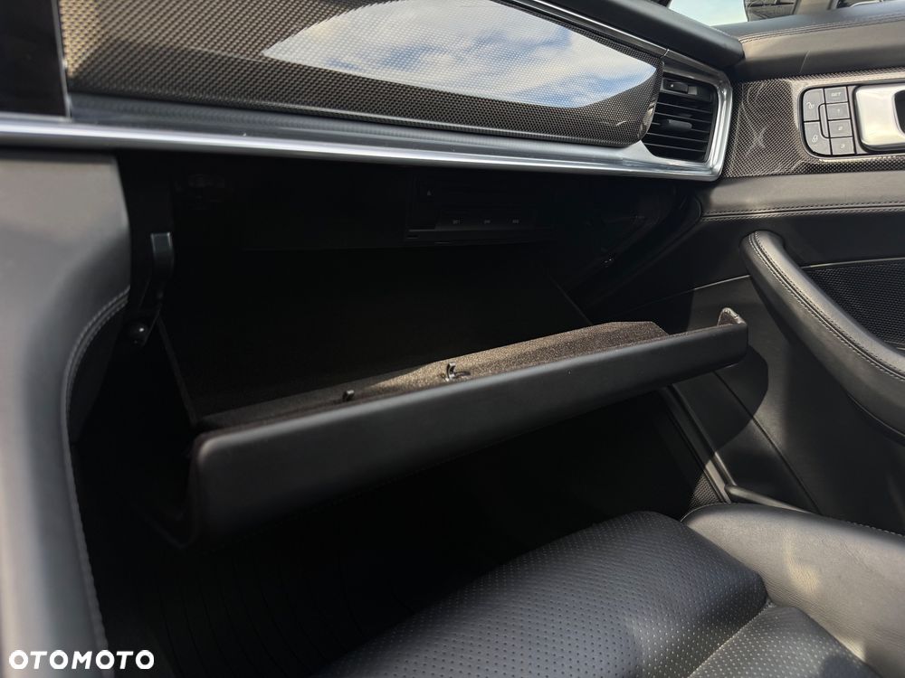Porsche Panamera Turbo - 30