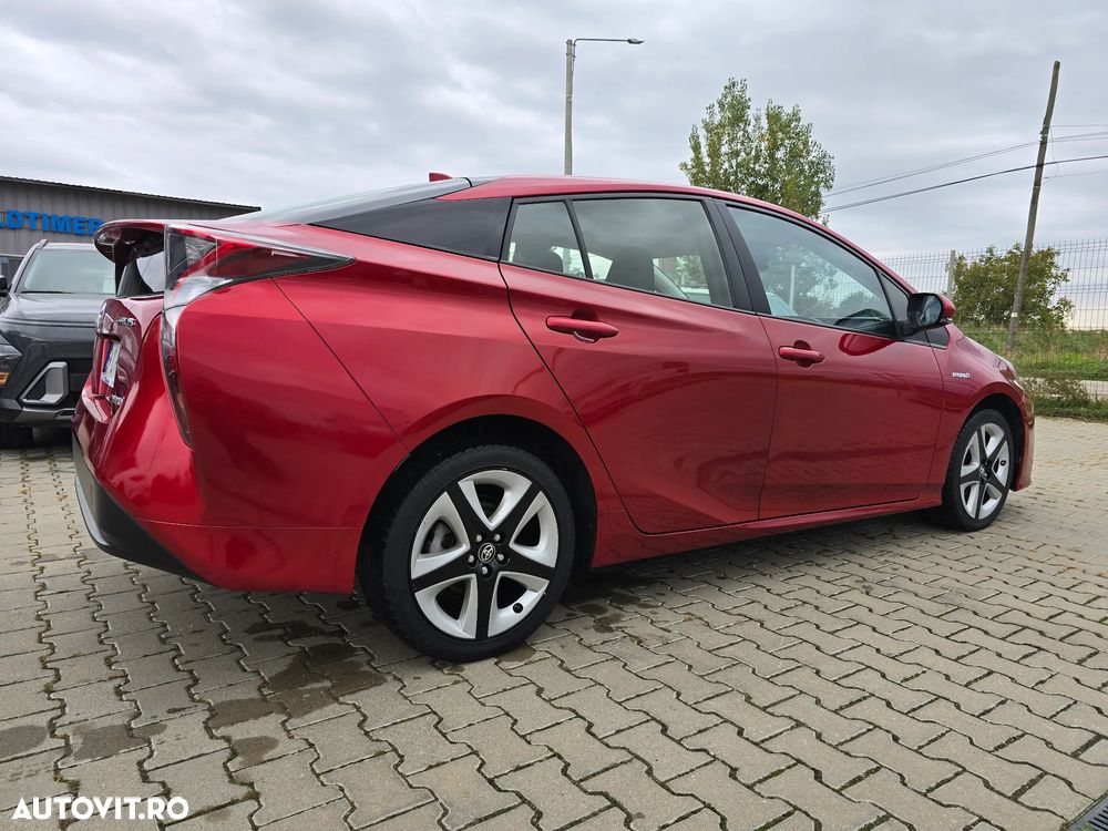 Toyota Prius Hybrid - 5