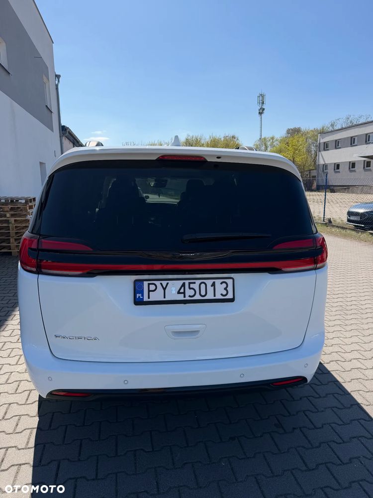Chrysler Pacifica - 4