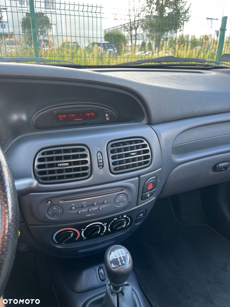 Renault Megane 1.6 - 27