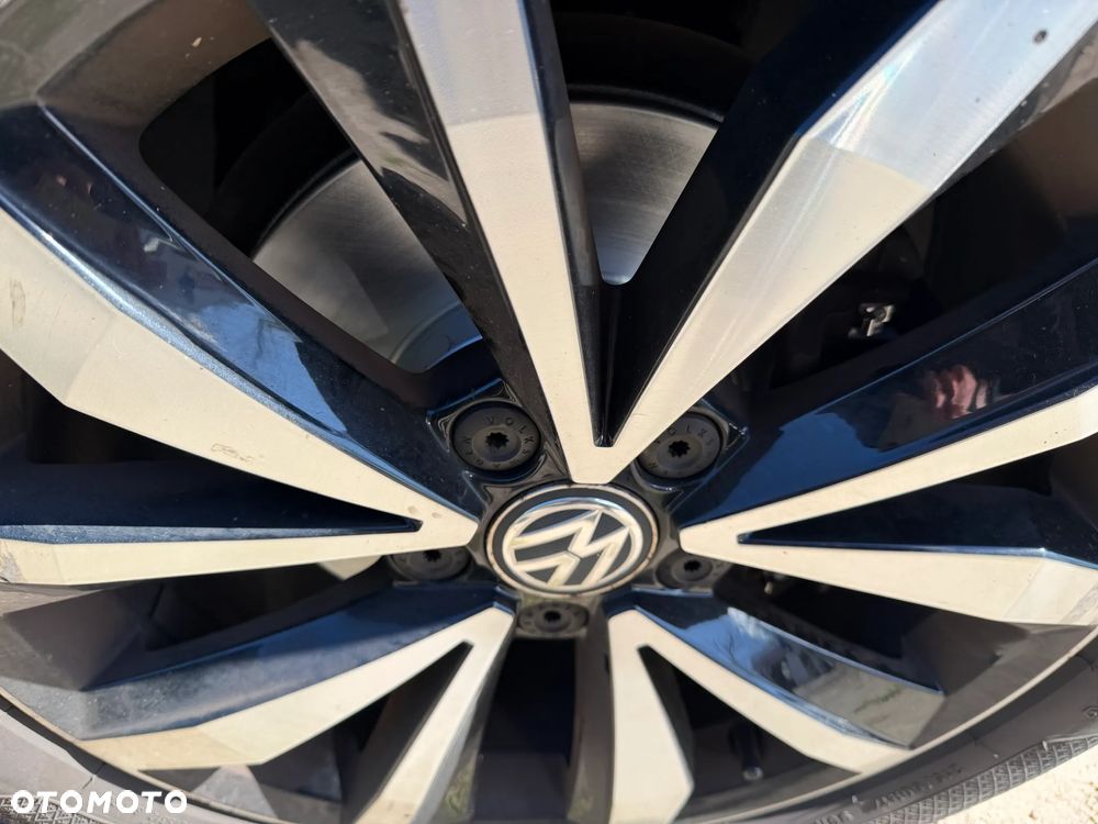 Volkswagen T-Roc - 14
