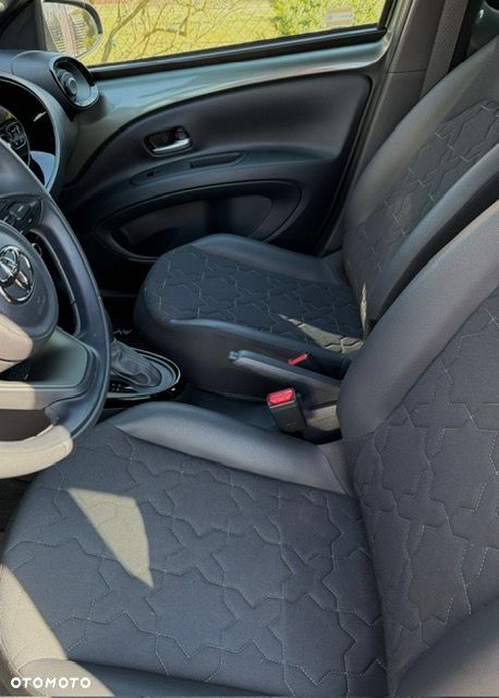 Toyota Aygo x.shift x-play connect - 17