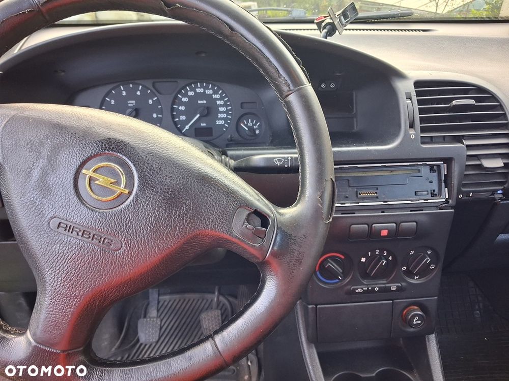 Opel Zafira 1.8 - 4