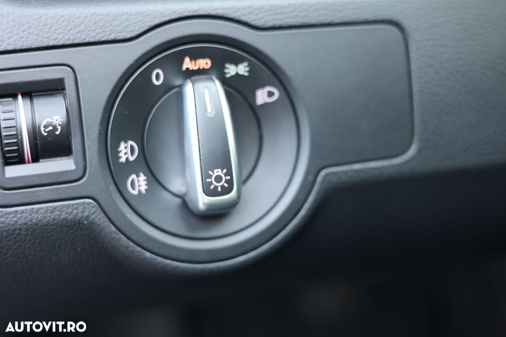 Volkswagen Passat Variant 2.0 TDI BlueMotion Technology Business Edition - 37