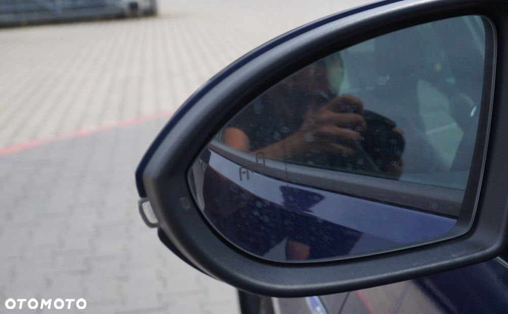 Volkswagen Golf - 11