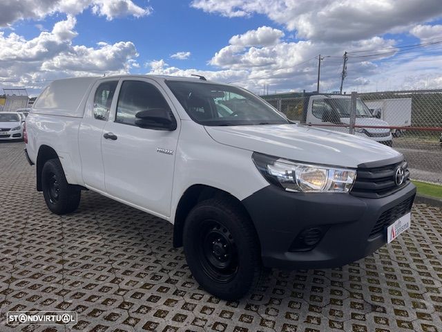 Toyota HILUX CLUB 4x4 150cv LUG. - 3