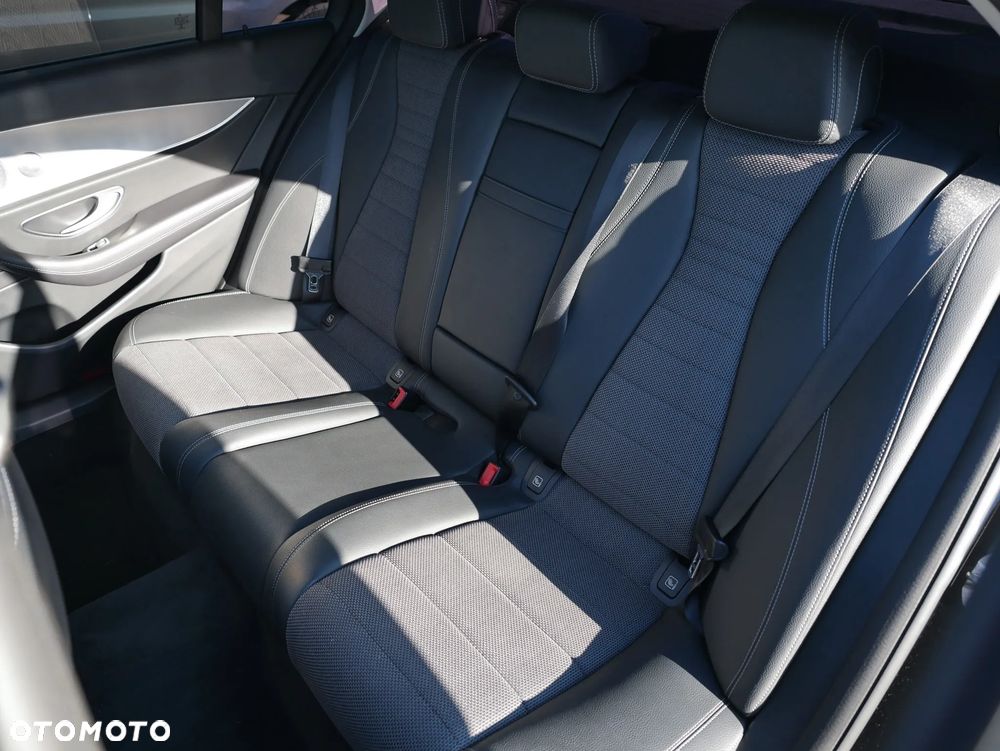 Mercedes-Benz Klasa E 300 9G-TRONIC Avantgarde - 14