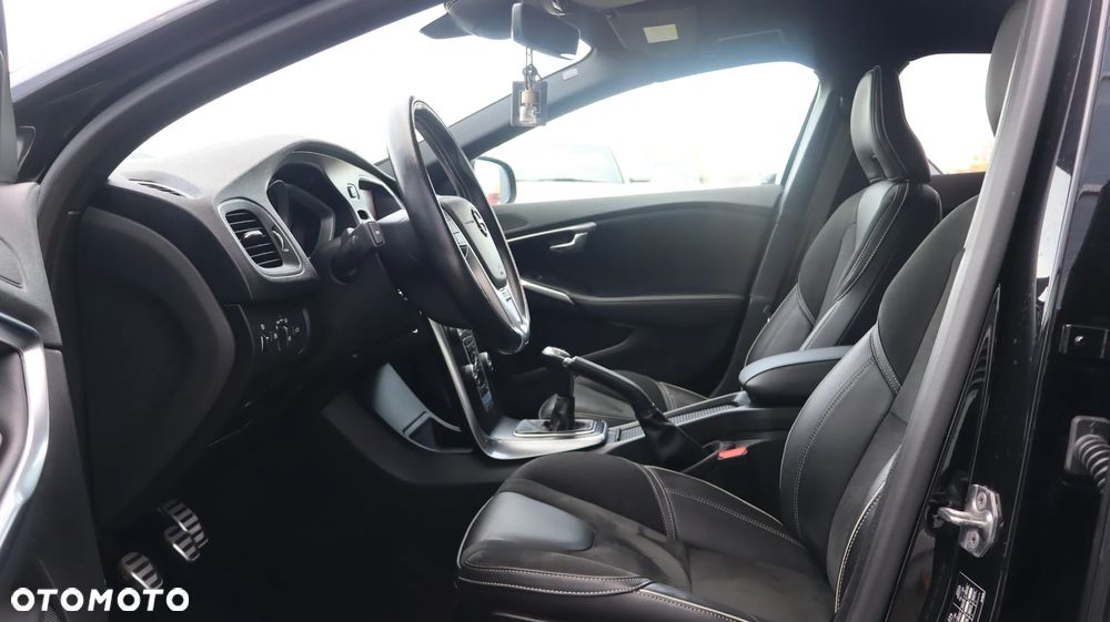 Volvo V40 D3 Drive-E R-Design Momentum - 15