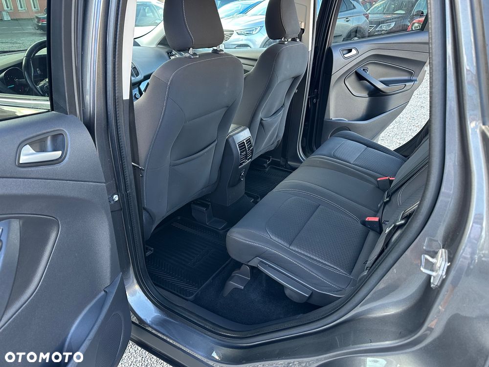 Ford Kuga 2.0 TDCi 4x2 Titanium - 16