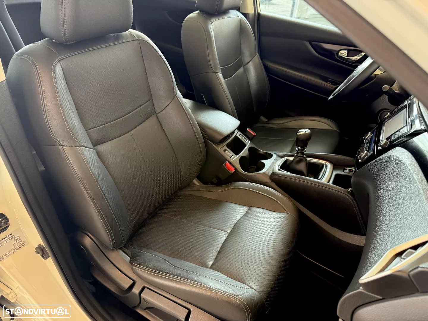 Nissan Qashqai 1.5 dCi Tekna Premium 18 360 - 52
