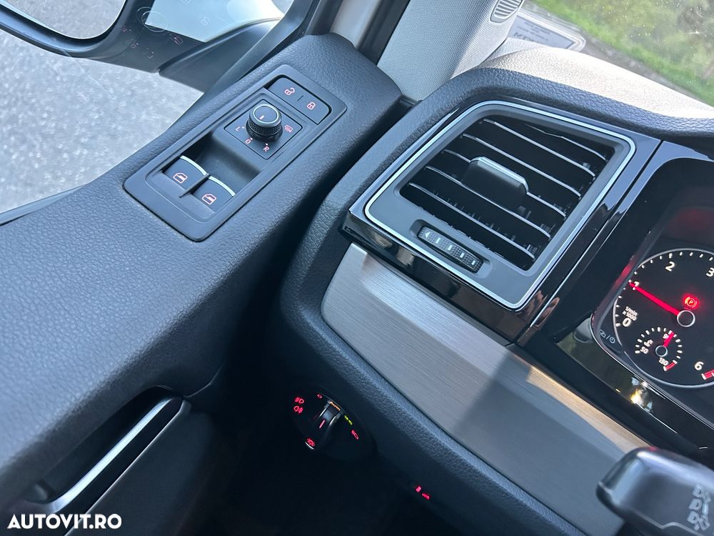 Volkswagen Multivan - 24
