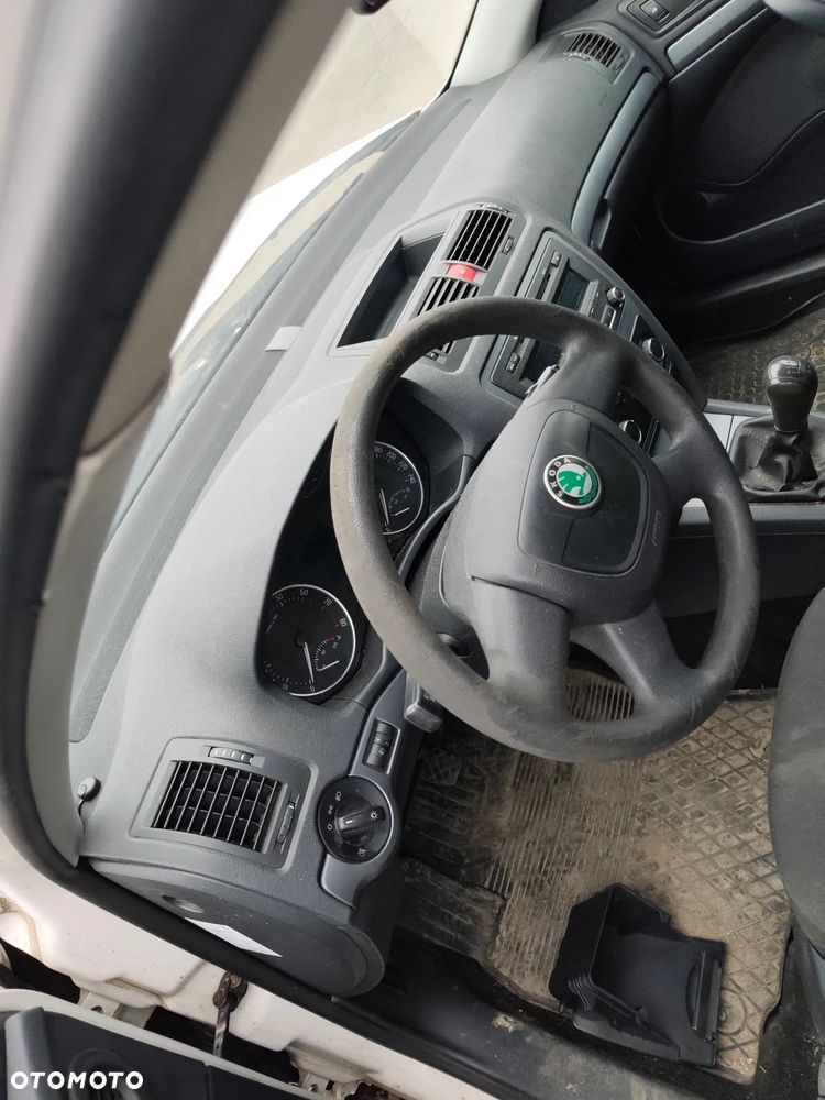 Skoda Octavia 2 II lift 2012 1,6 P 2006 r. 2,0 D na części podsufitka drzwi szyby lusterko zamek lampa itp - 12