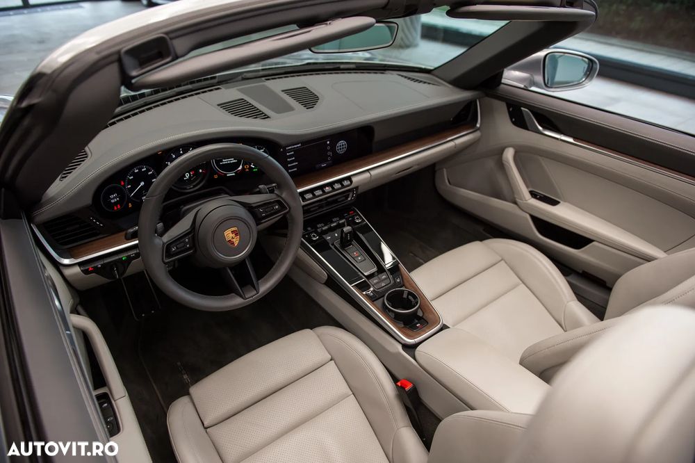 Porsche 911 Carrera Cabriolet PDK - 6