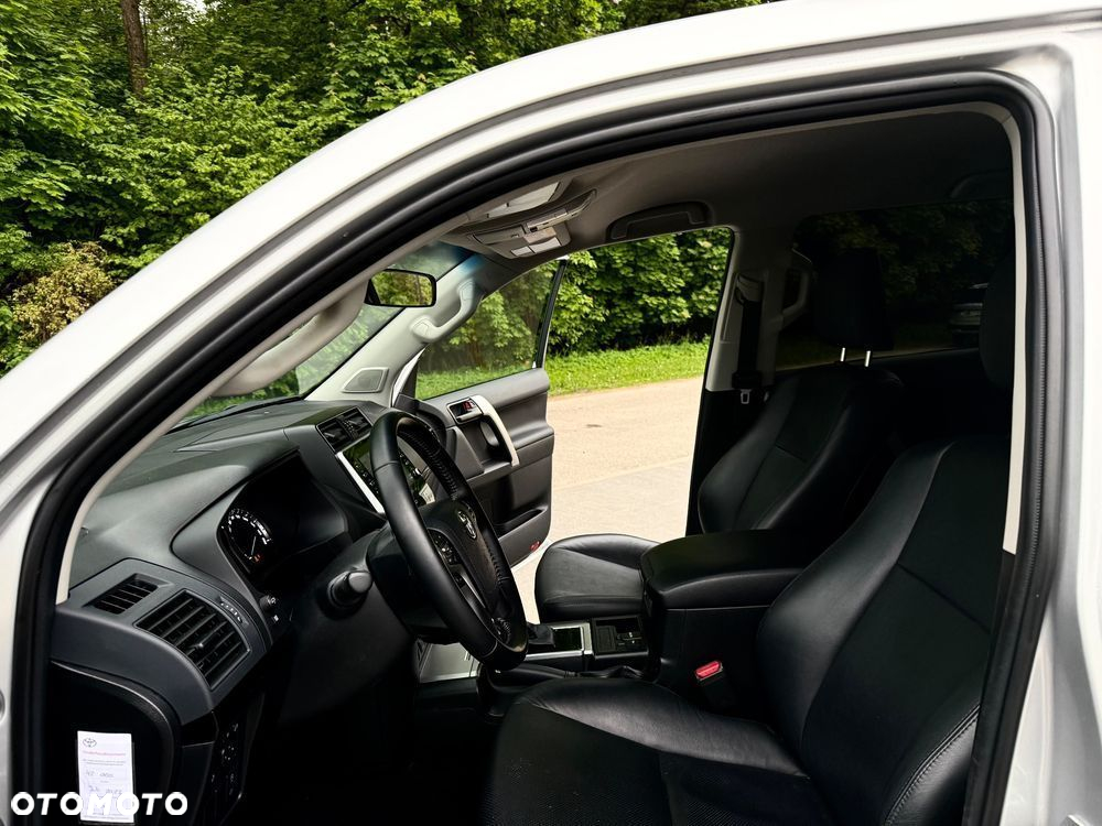 Toyota Land Cruiser LC 2.8 D-4D Executive - 12
