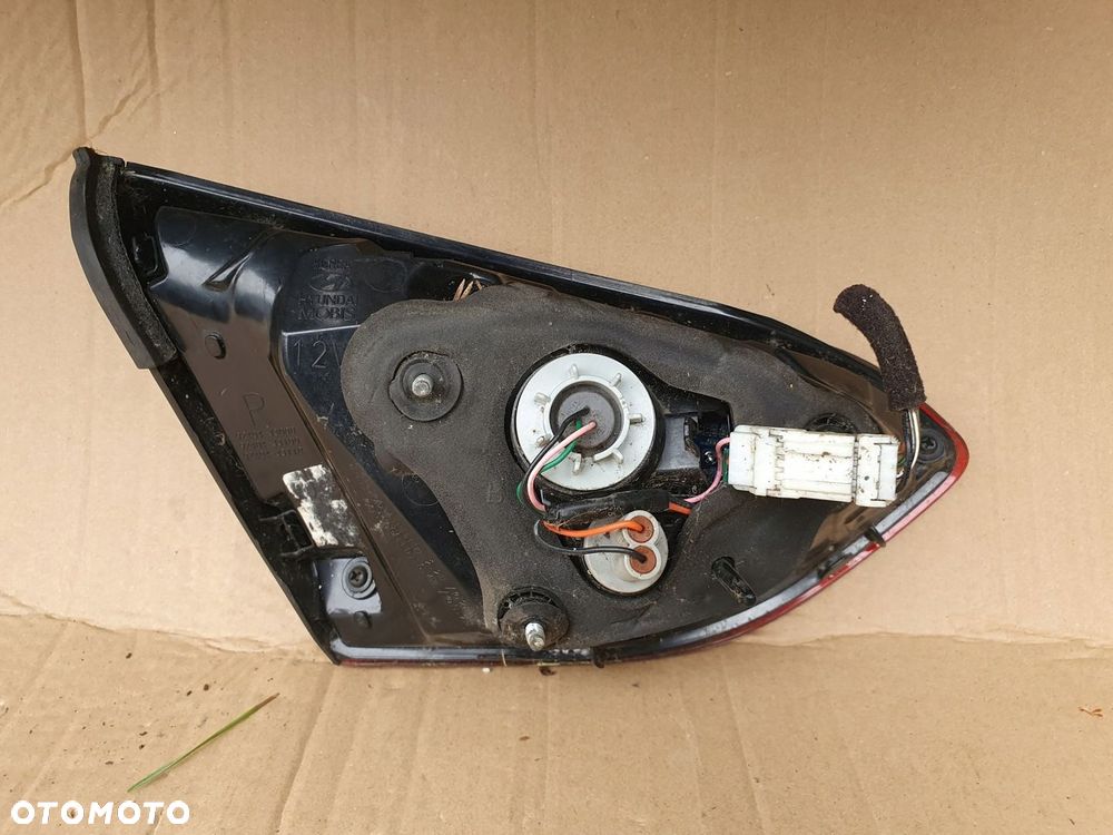 HYUNDAI VELOSTER N II LAMPA W KLAPE TYŁ TYLNA prawa 92404-J3110 92404-J3000 - 2