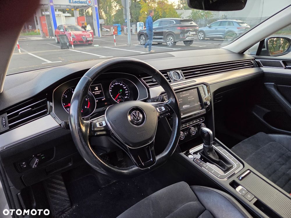 Volkswagen Passat - 28