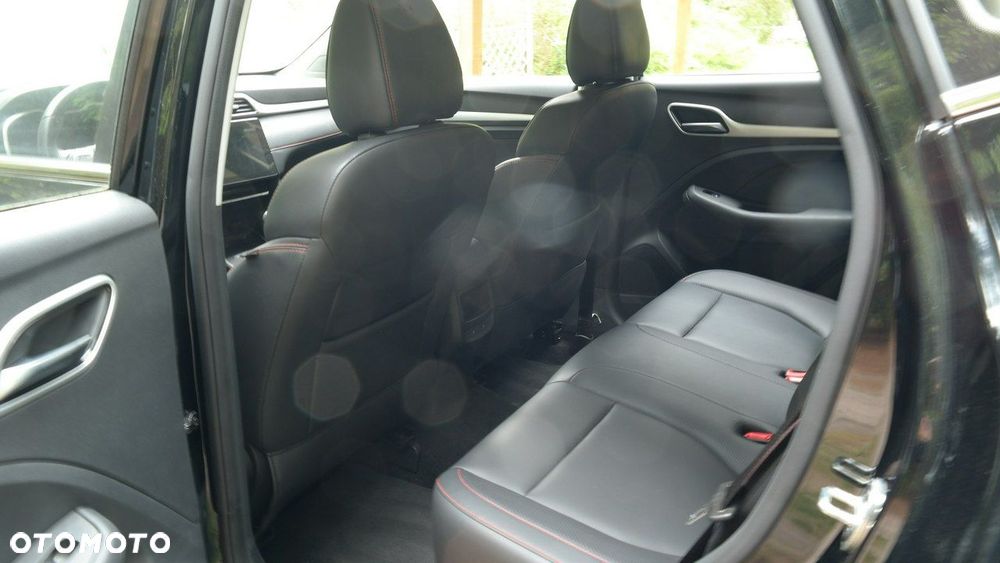 MG ZS - 12