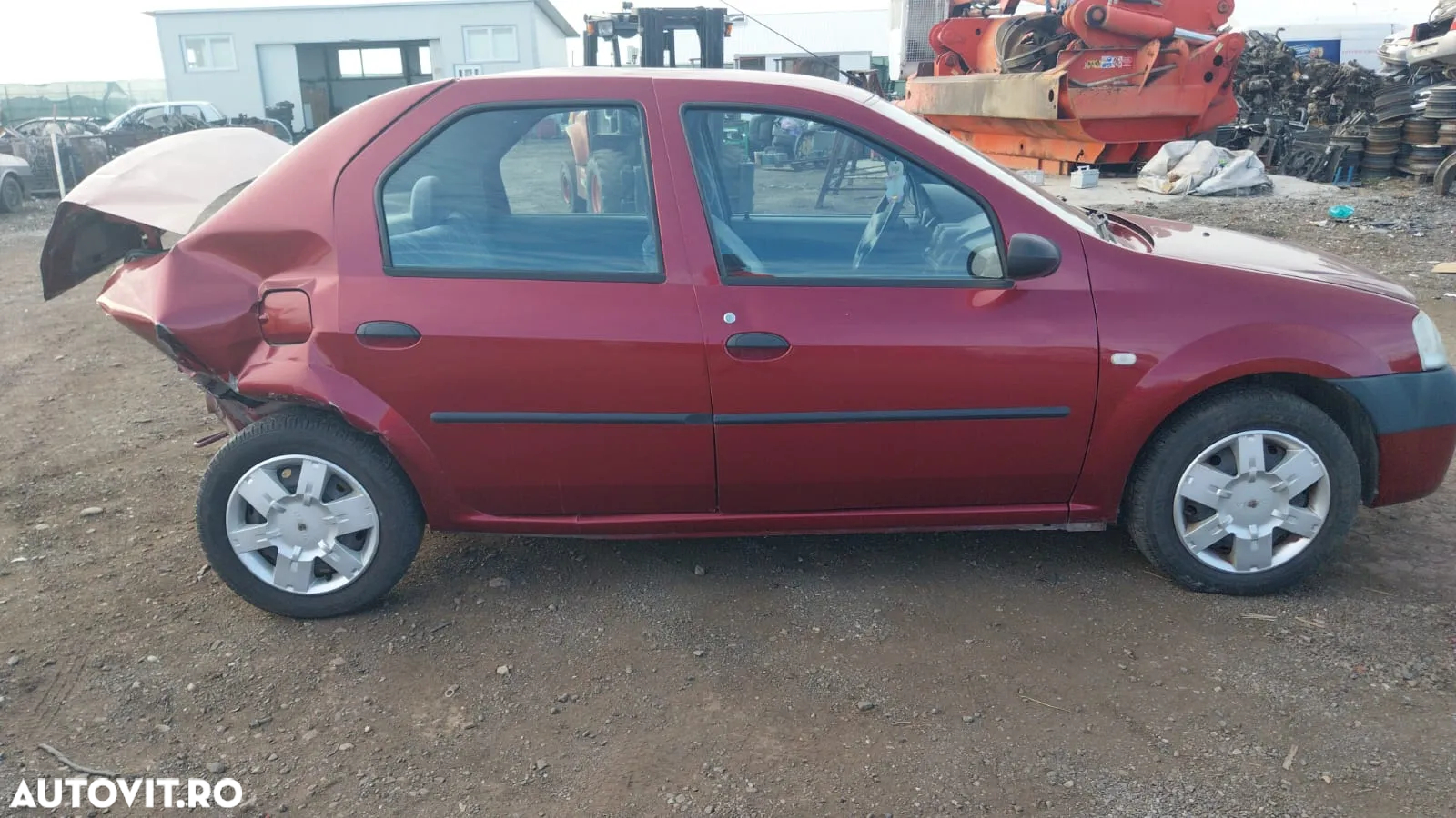 Dezmembram Dacia Logan - 4