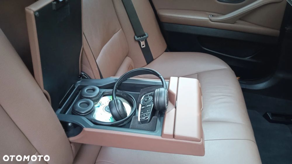 BMW Seria 5 520d xDrive - 7