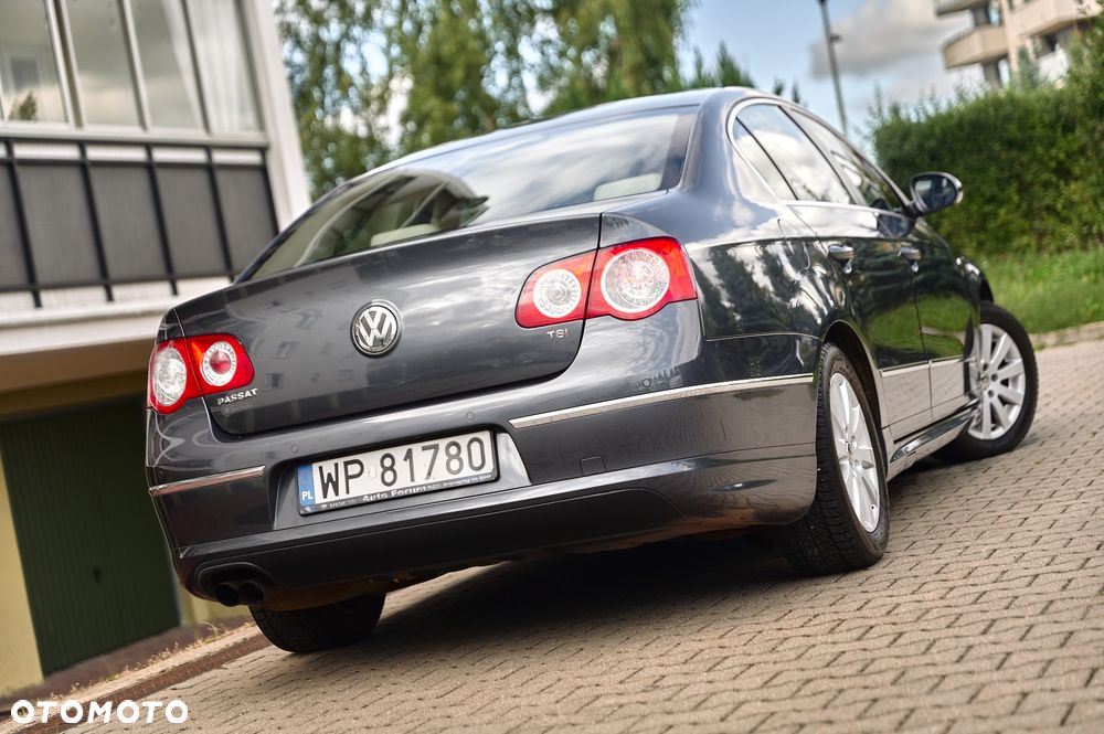 Volkswagen Passat - 2
