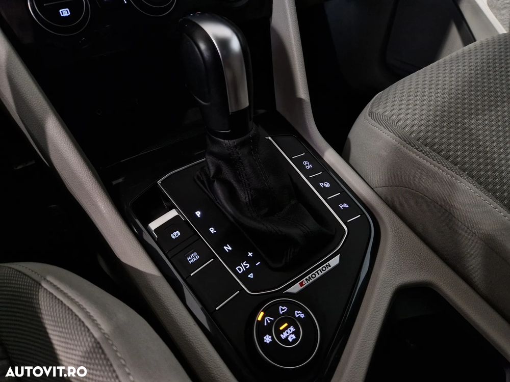 Volkswagen Tiguan - 27