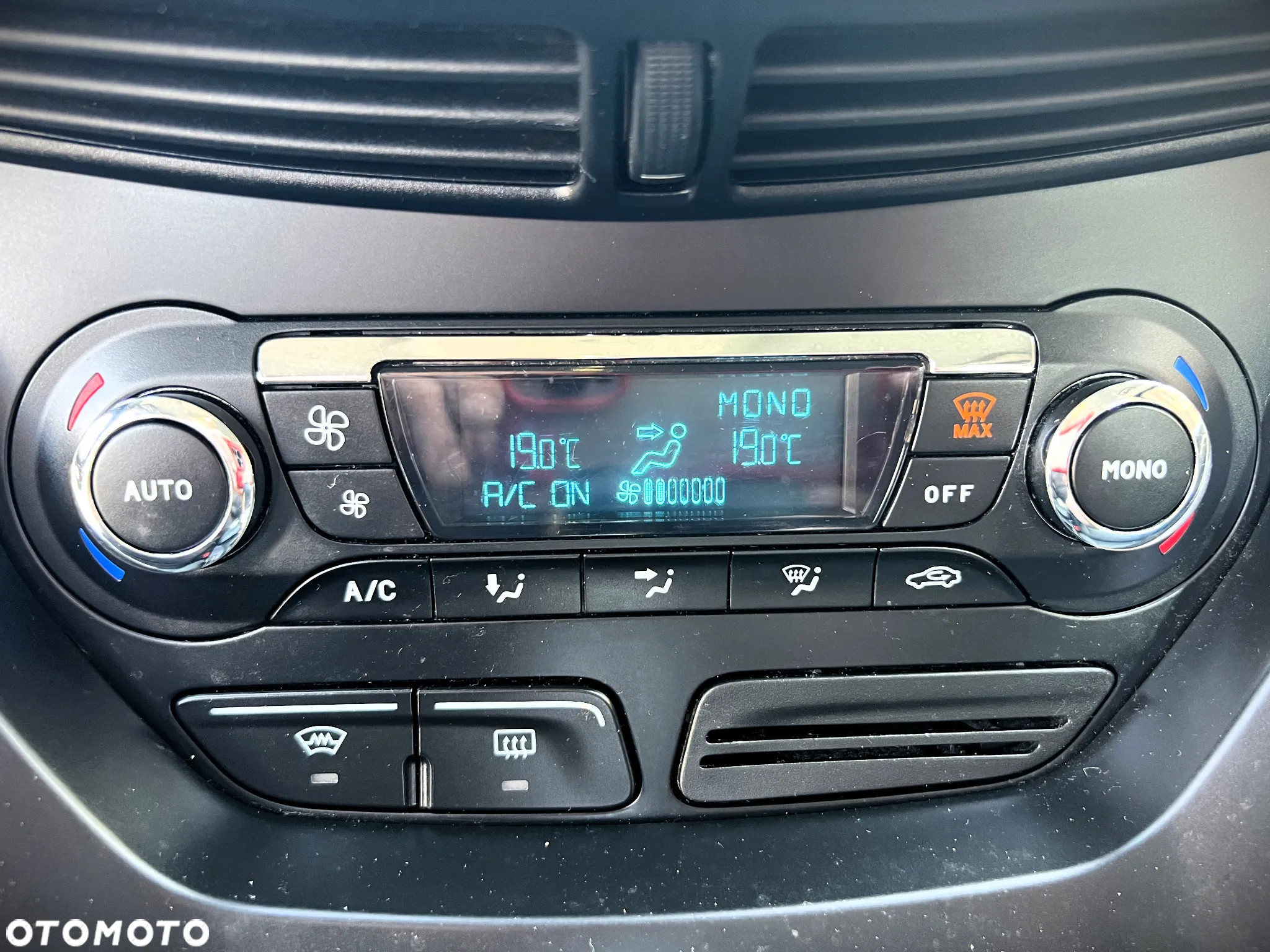 Ford Grand C-MAX 1.6 TDCi Titanium - 24