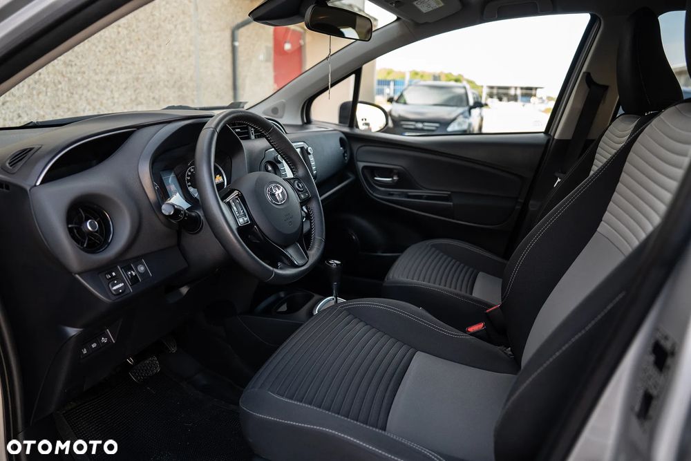 Toyota Yaris - 12