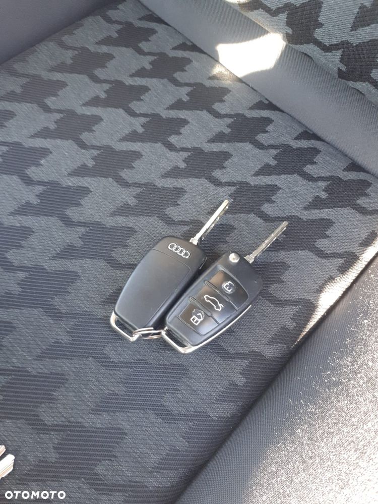 Audi A3 Sportback 1.6 TDI DPF Ambiente - 27