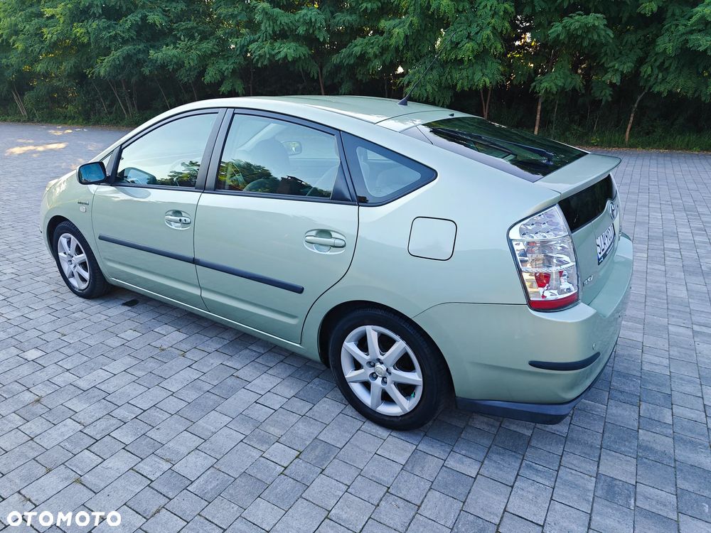 Toyota Prius 1.5 VVT-i Sol - 11