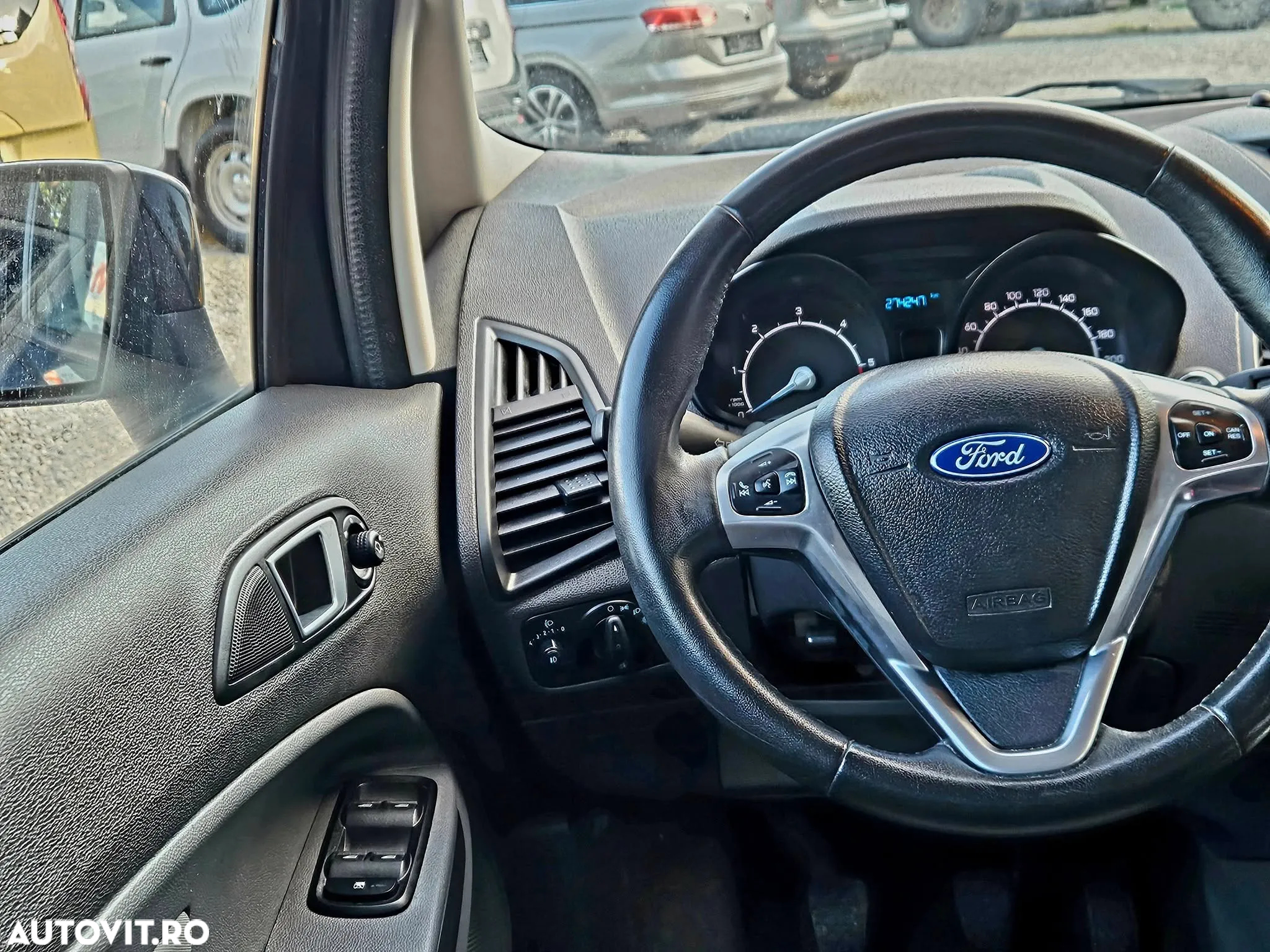 Ford EcoSport 1.5 TDCi TITANIUM - 17