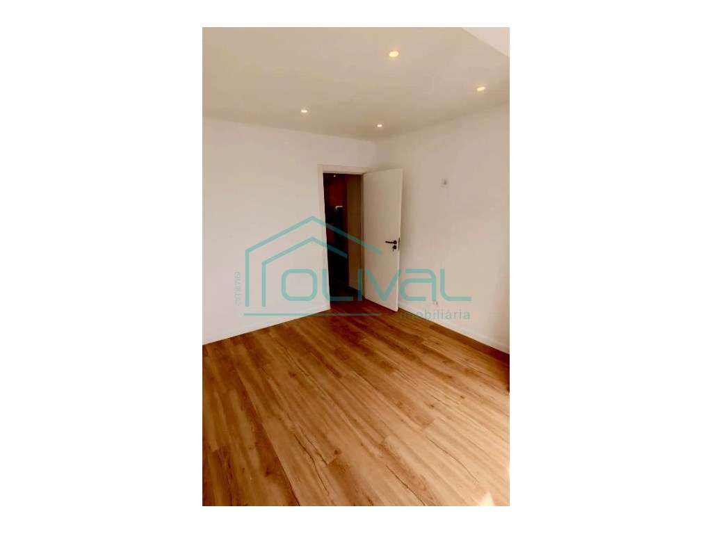 Apartamento T2 à venda em Póvoa de Santa Iria e Forte da Casa - Grande imagem: 4/9