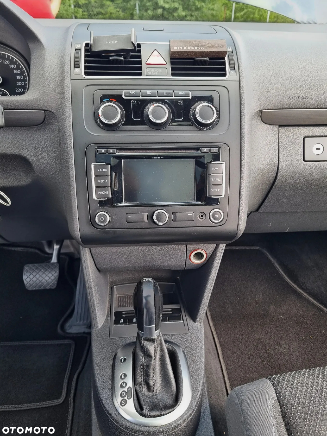 Volkswagen Touran 2.0 TDI DPF BlueMotion Technology DSG Highline - 15