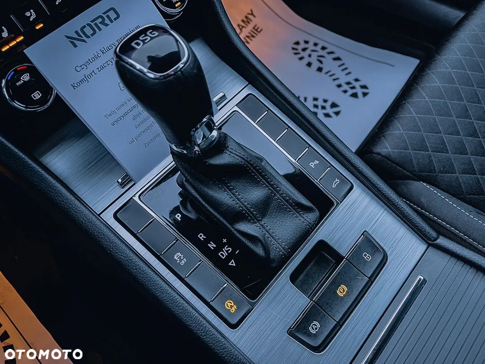 Skoda Superb 2.0 TDI Ambition DSG - 28