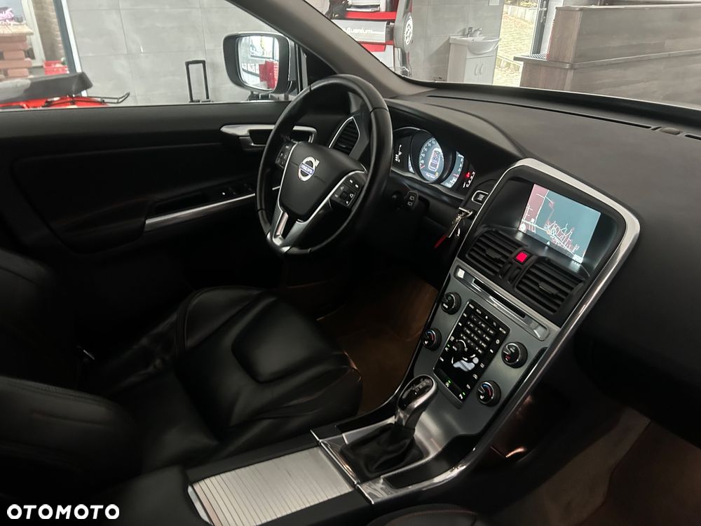 Volvo XC 60 D3 Geartronic Momentum - 28