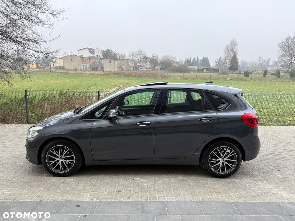 BMW Seria 2 218d - 8