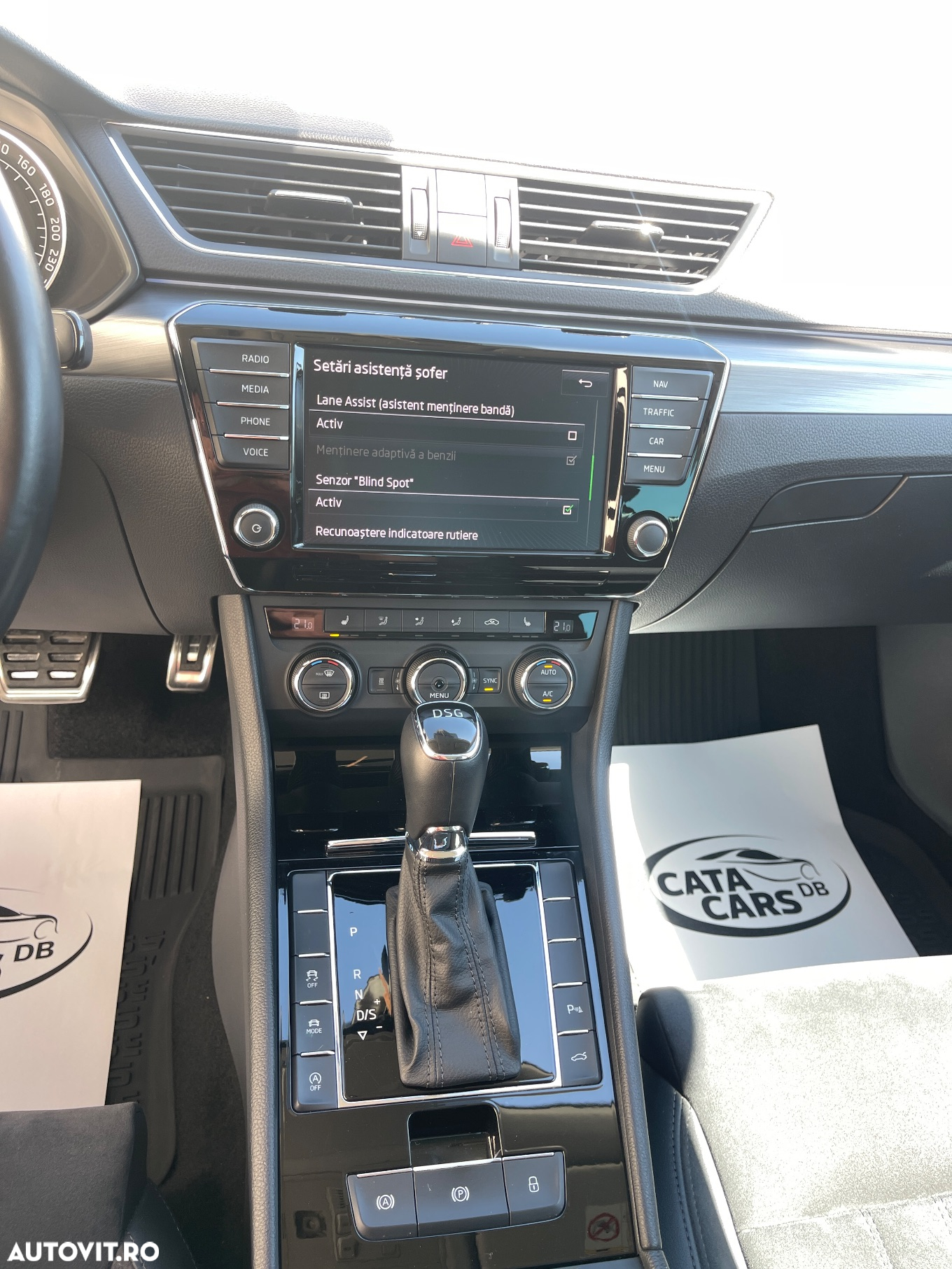 Skoda Superb 2.0 TDI DSG Style - 34