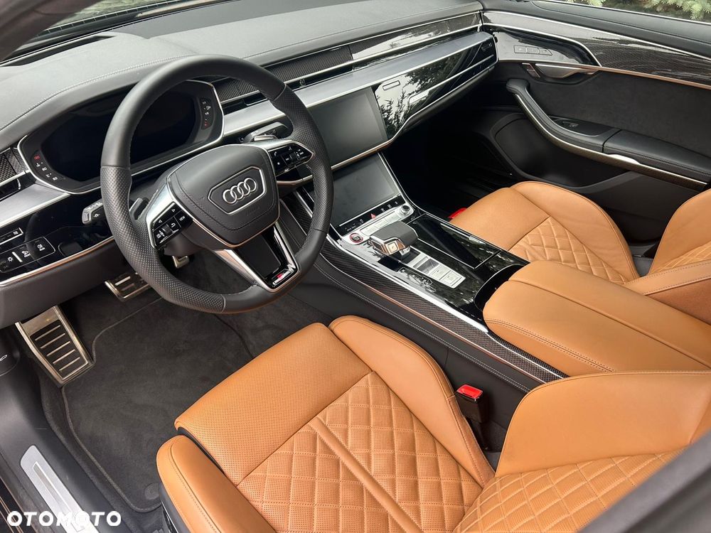 Audi S8 - 11