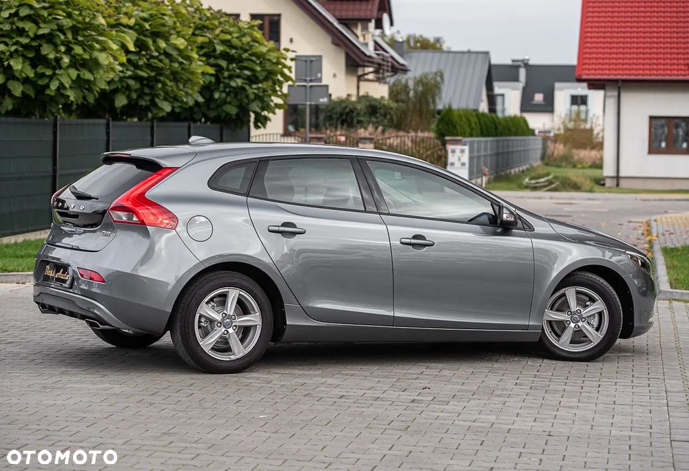Volvo V40 D2 Momentum - 14
