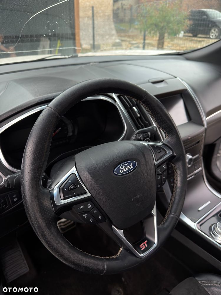 Ford Edge - 19