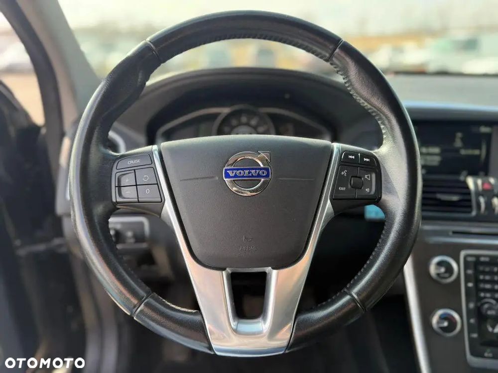 Volvo XC 60 T5 Momentum - 16