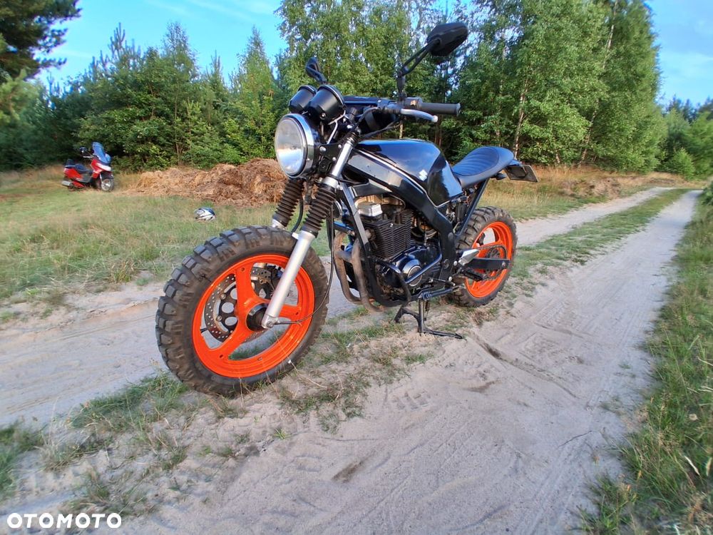 Suzuki GS - 3