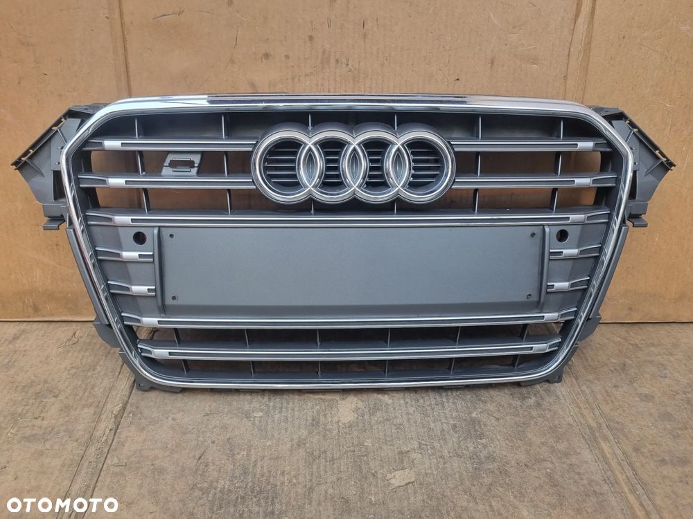 AUDI S4 B8 LIFT ATRAPA GRILL