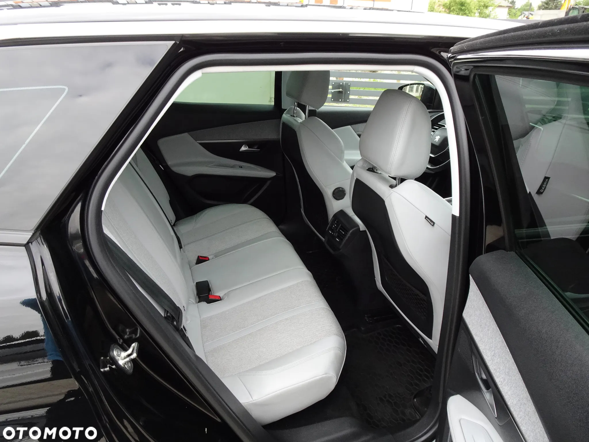 Peugeot 3008 1.5 BlueHDi Allure S&S - 18